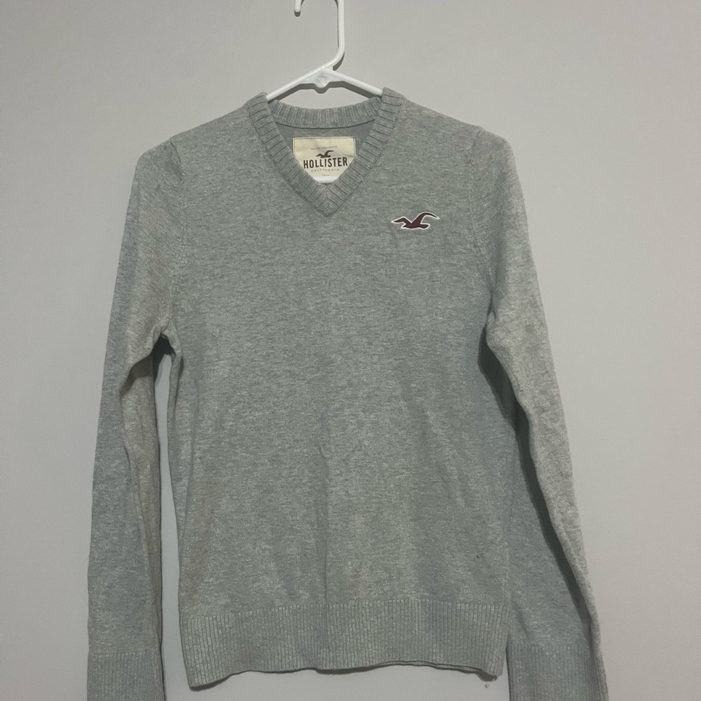 Hollister Gray‎ V-Neck Sweater